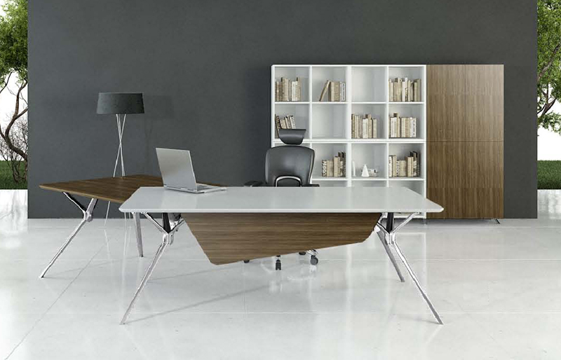 �ִ�ʵľ�칫̨